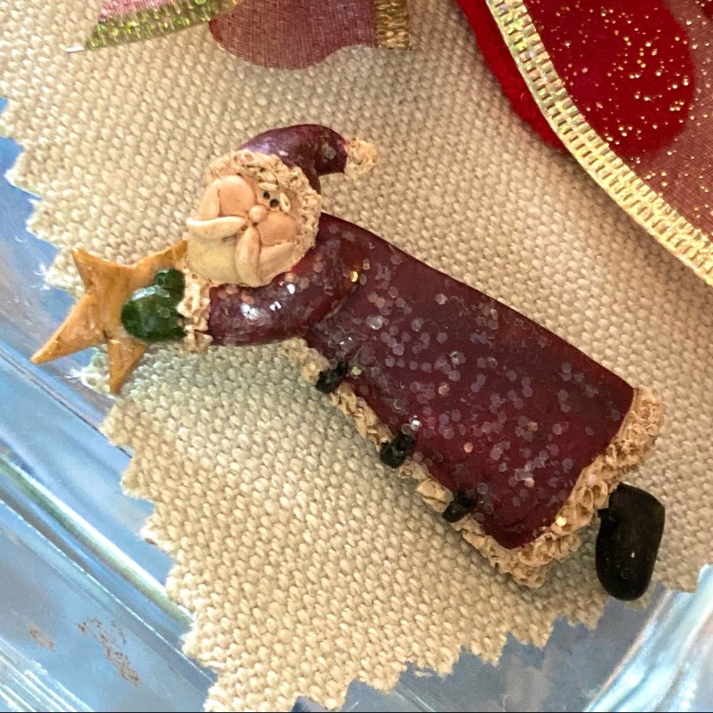Vintage Christmas Country Cottage Santa Claus Brooch
